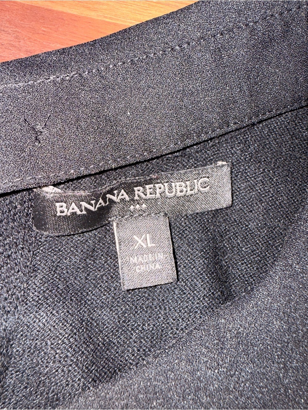 Banana Republic Black Sleeveless Sweater with Scalloped Collar - Picture 5 of 8